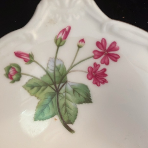 MINTON BONE CHINA MEADOW SCALLOPED SQUARE BONBON CANDY DISH, ENGLAND, 8inchs - Picture 7 of 8